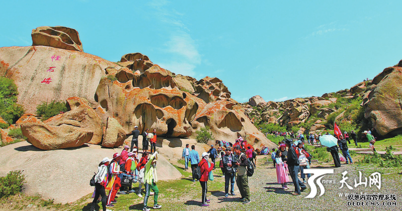 “坐着火车游新疆”旅游大幕拉开