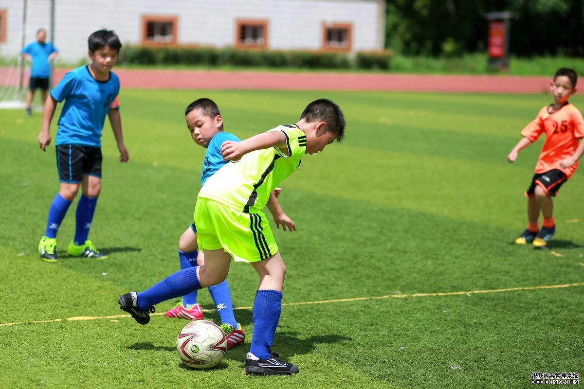 激情世界杯  龙江少儿3V3足球赛火热进行中