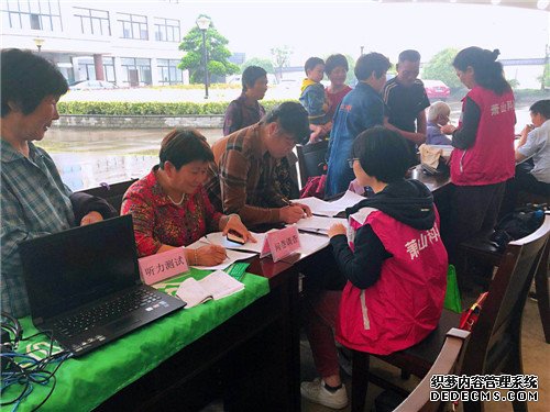 科普知识进社区 宣传活动惠民生