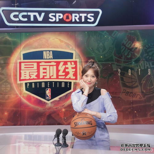 央视美女主持戴上NBA总冠军戒指 与丁宁是闺蜜