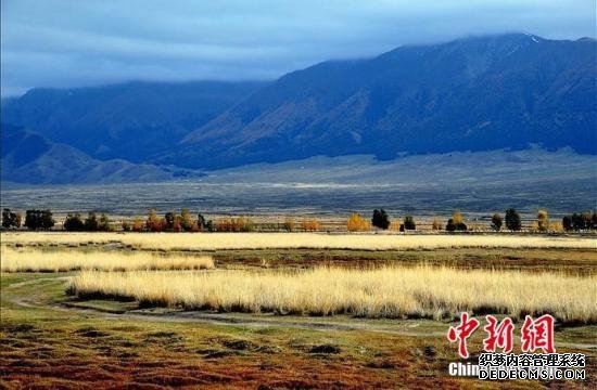 中外记者体验新疆旅游“热”：盛赞大美新疆