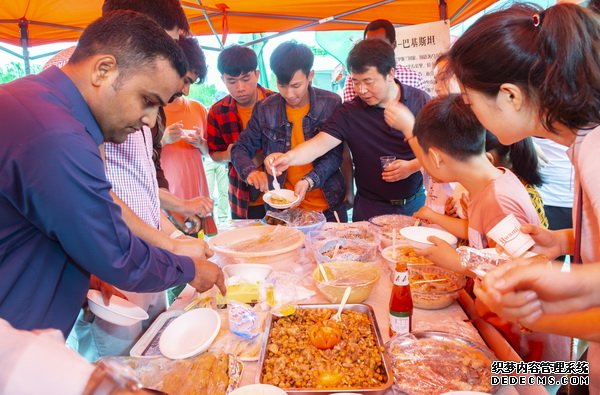 品味四海与“食”俱进 第9届国际美食文化节在江大举行