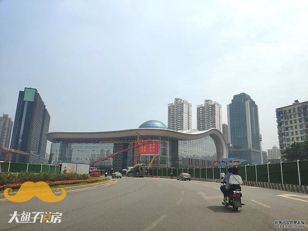 双合同、茶水费、全城摇号的武汉楼市，到底怎么了？