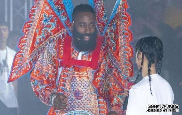 NBA千万名嘴，压哨力挺哈登MVP，宣布6大奖项，却引来激烈争论