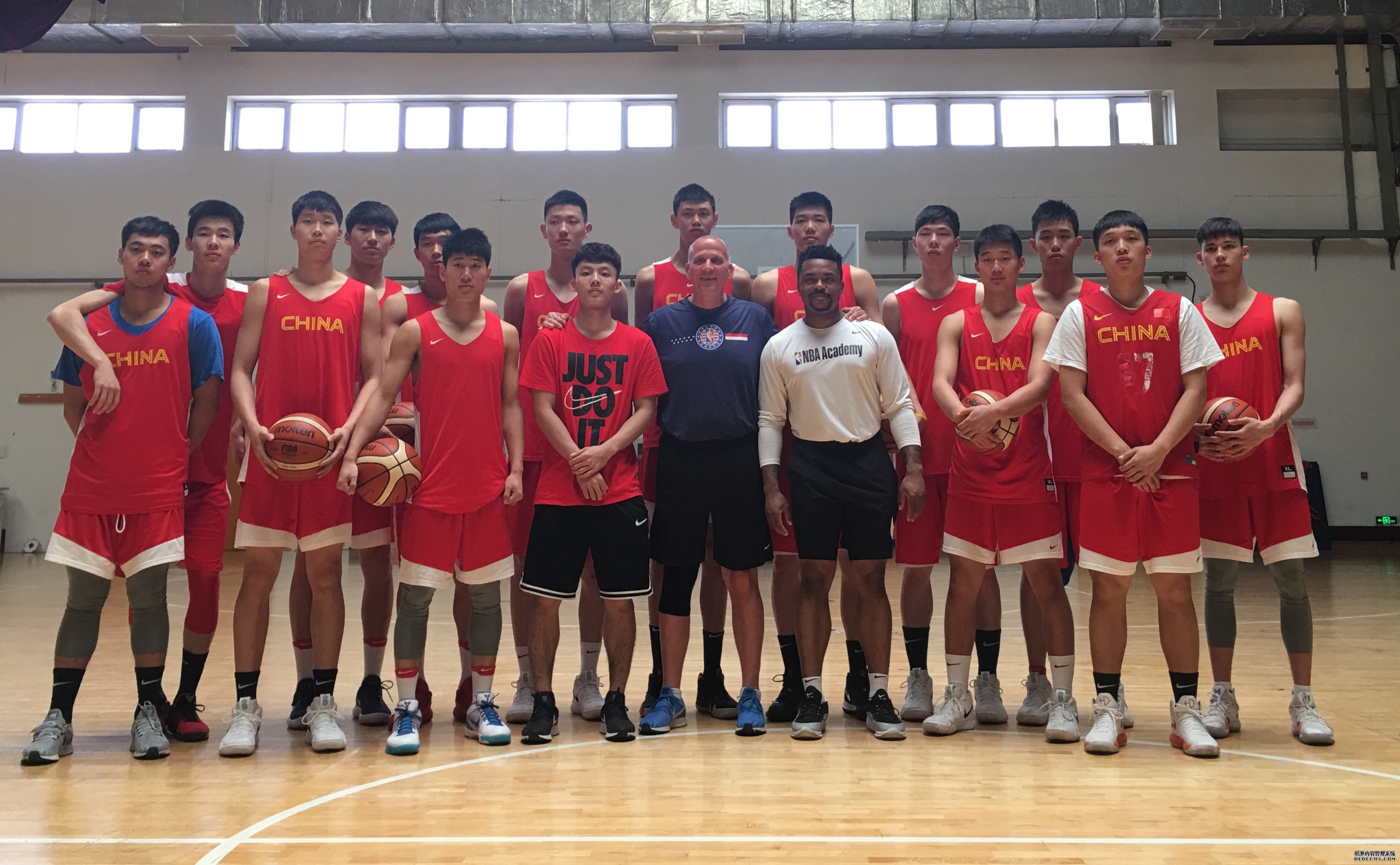 U19国青助教:4人有潜力进NBA 连用6个非常赞徐杰