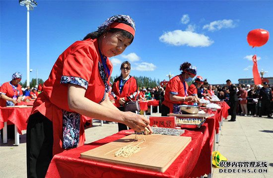 第八屆中俄蒙美食文化節在烏蘭察布市開幕