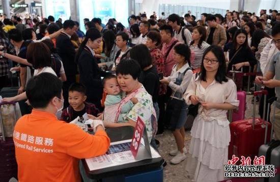 全国铁路今起大调图 内地联通香港高铁车站增至