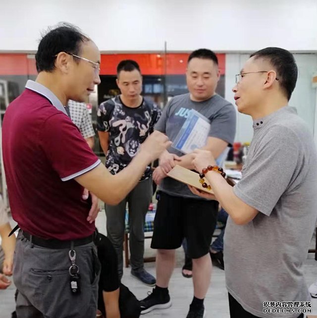 工长提问互动，对材料的安全性，和环保性，尤其关注，对于品质工地，我们的要求越来越高