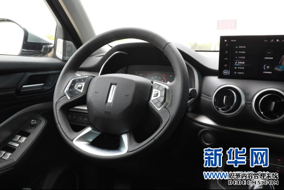 注重智能和安全 试驾新WEY VV6