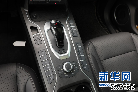 注重智能和安全 试驾新WEY VV6