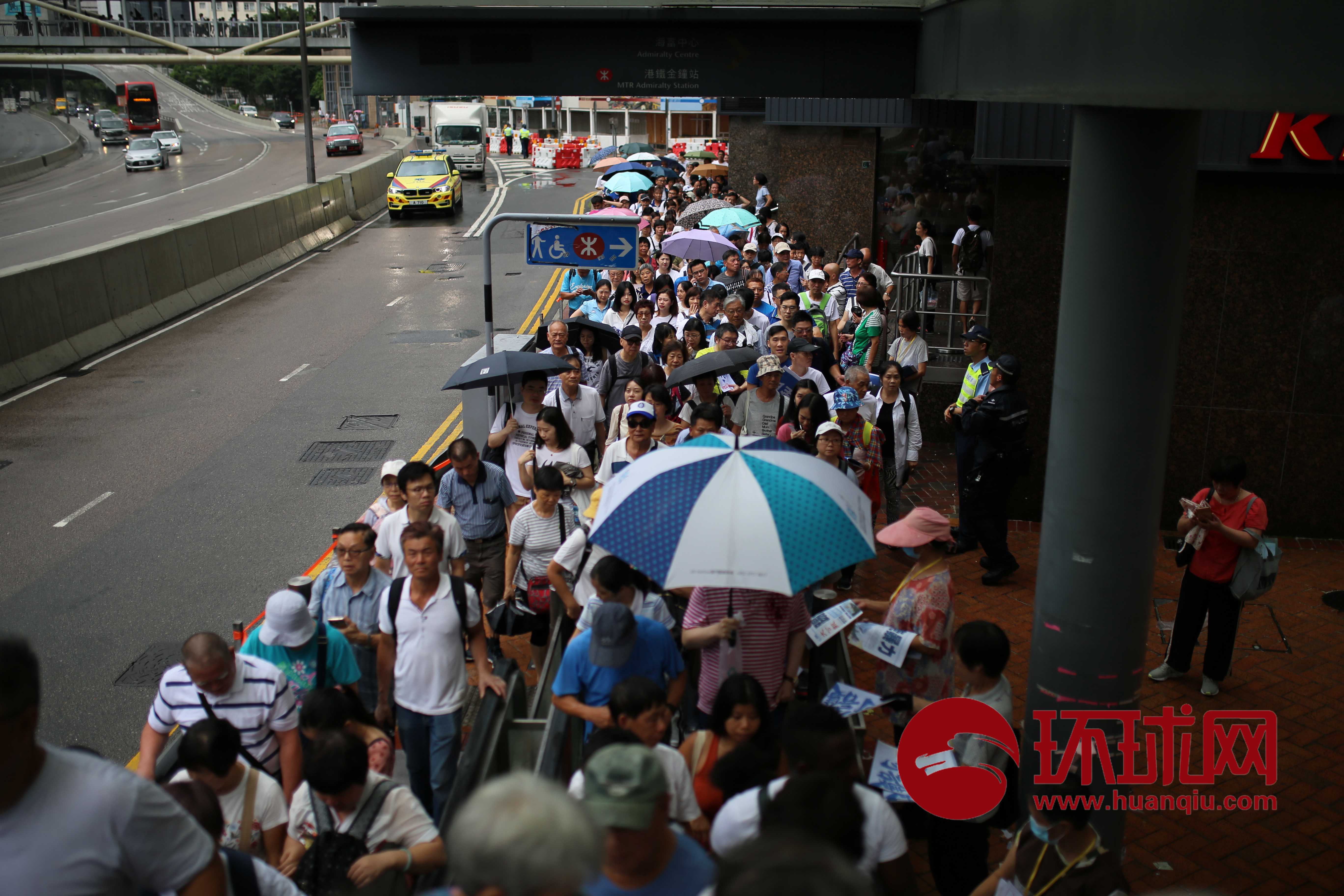 直击“修例风波”后最大规模爱国爱港集会 前警