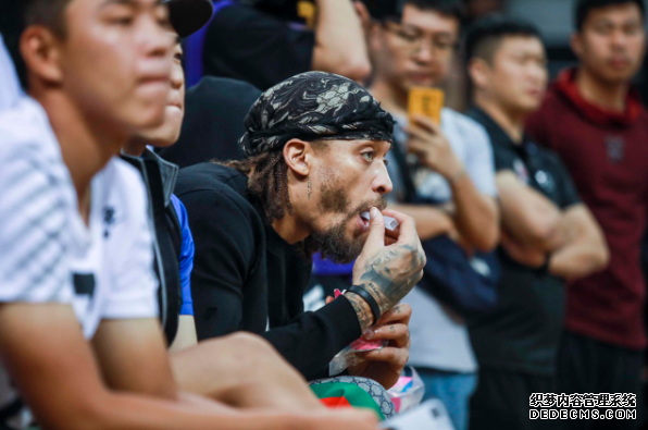 人傻钱多！刚被NBA禁赛，他便想来CBA赚大钱：1年