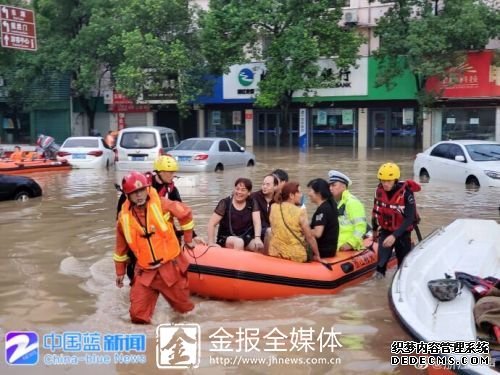 风里雨里 致敬这些最美“逆行者”