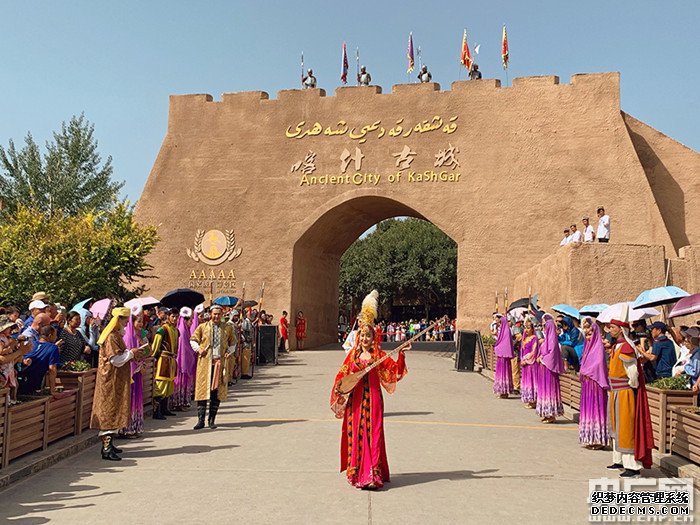 新疆喀什古城景区：古丽的古尔邦节