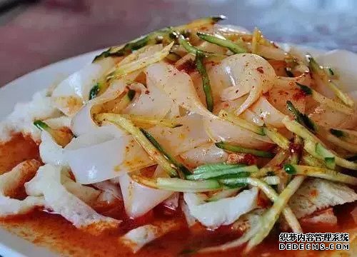 新疆夜市的“颜值 美食”，逛吃逛吃根本停不下