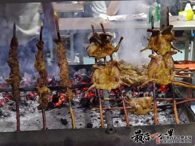 新疆夜市的“颜值 美食”，逛吃逛吃根本停不下