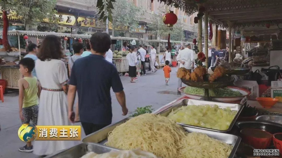 新疆夜市的“颜值 美食”，逛吃逛吃根本停不下