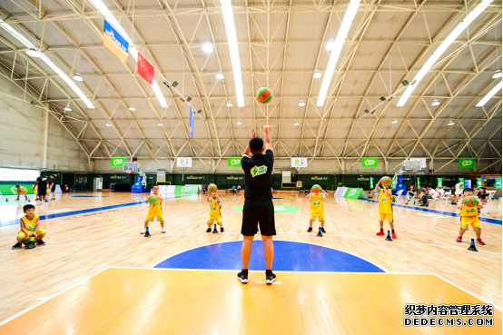 闪电神投手战队集结 与NBA球星面对面