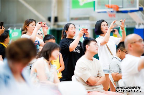 闪电神投手战队集结 与NBA球星面对面