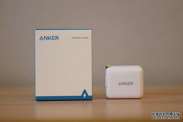 ANKER 快充头：一个能给苹果全家充电的小玩意儿