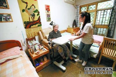 北京一社区试点“养老床搬进家” 智能产品助力