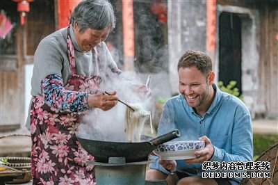 外国人拍中国美食，必打卡四川