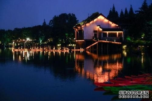 
资料图：10月19日拍摄的乌镇夜景。新华社供图