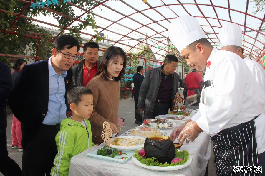 阿克苏市：美食大赛飨游客