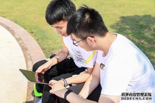 科大讯飞学习机助孩子真正学会知识从容应对各