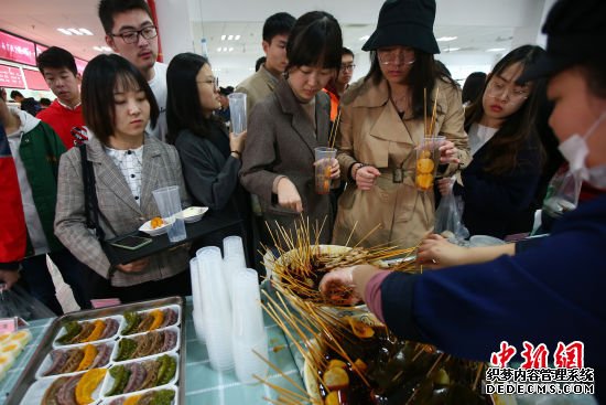 南北高校美食汇聚南京“食惠”大学生