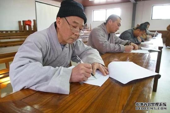 少林寺迎年终“考试”鼓励僧众勤学不怠