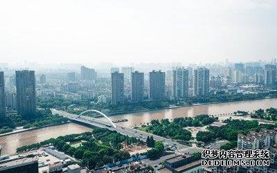 中国最美的海滨旅游城市，风景优美，气候宜人