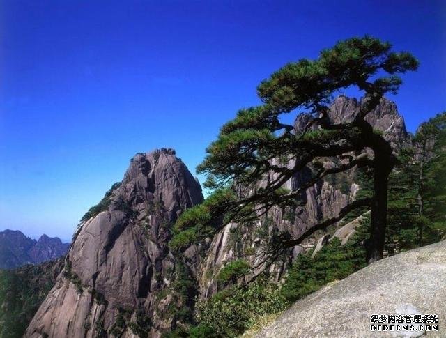 中国最美的海滨旅游城市，风景优美，气候宜人