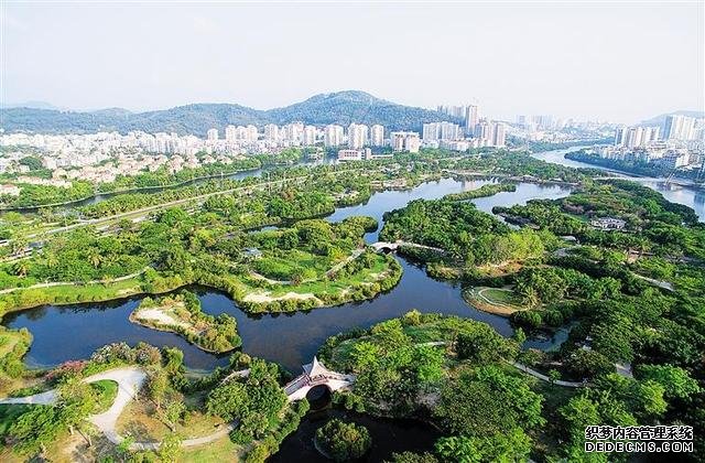 中国最美的海滨旅游城市，风景优美，气候宜人