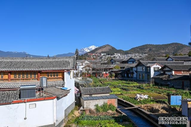 云南丽江最美民宿之一，躺在床上就可以看到玉龙雪山，性价比超高