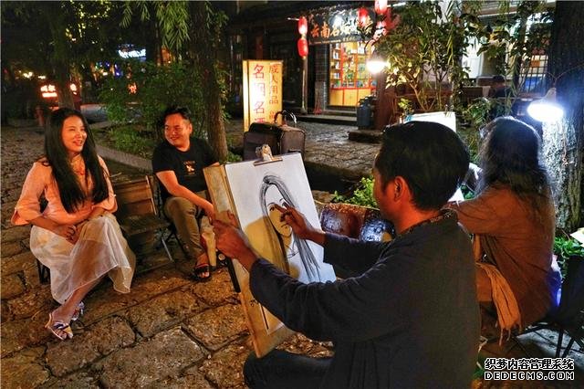 云南纳西族最早居住的古镇，比丽江古城清幽，茶马古道上重要集镇