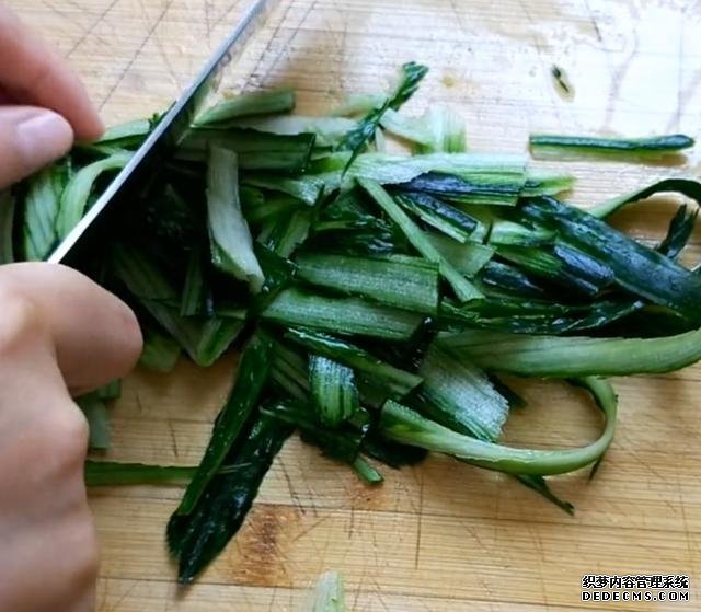 2根黄瓜，2个鸡蛋，8分钟解决全家早餐，开锅一瞬间，口水流下来