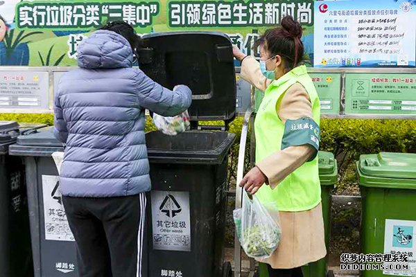 闯关游戏智能垃圾桶 北京朝阳多形式引领居民垃