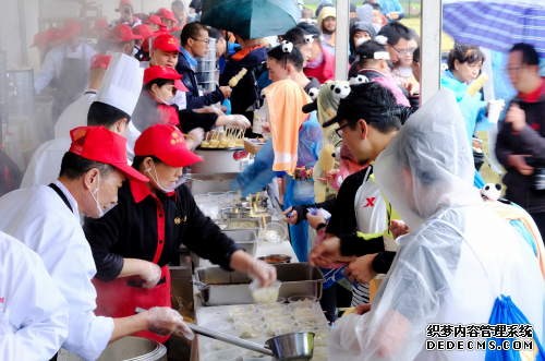 感受运动美食盛宴，2019东风日产成都马拉松早餐