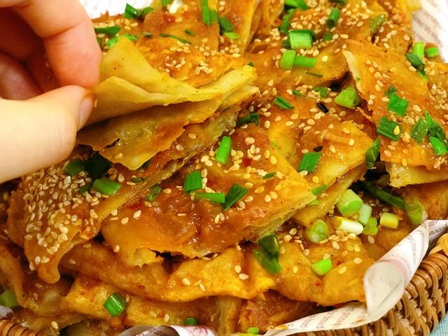 酱香饼这样做，不发面不揉面，香酥可口，再也不用买着吃