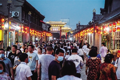 赏夜景 享美食 品特色 购所需 夜，青城『烟火气