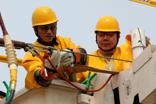 辽宁首条智能级差保护示范线路改造工程首个点位顺利完成